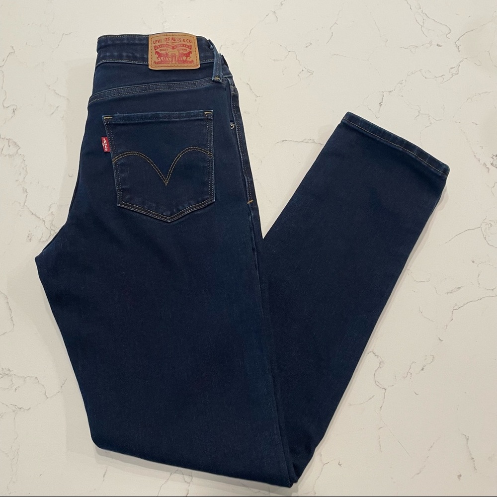 slim fit Levi jeans